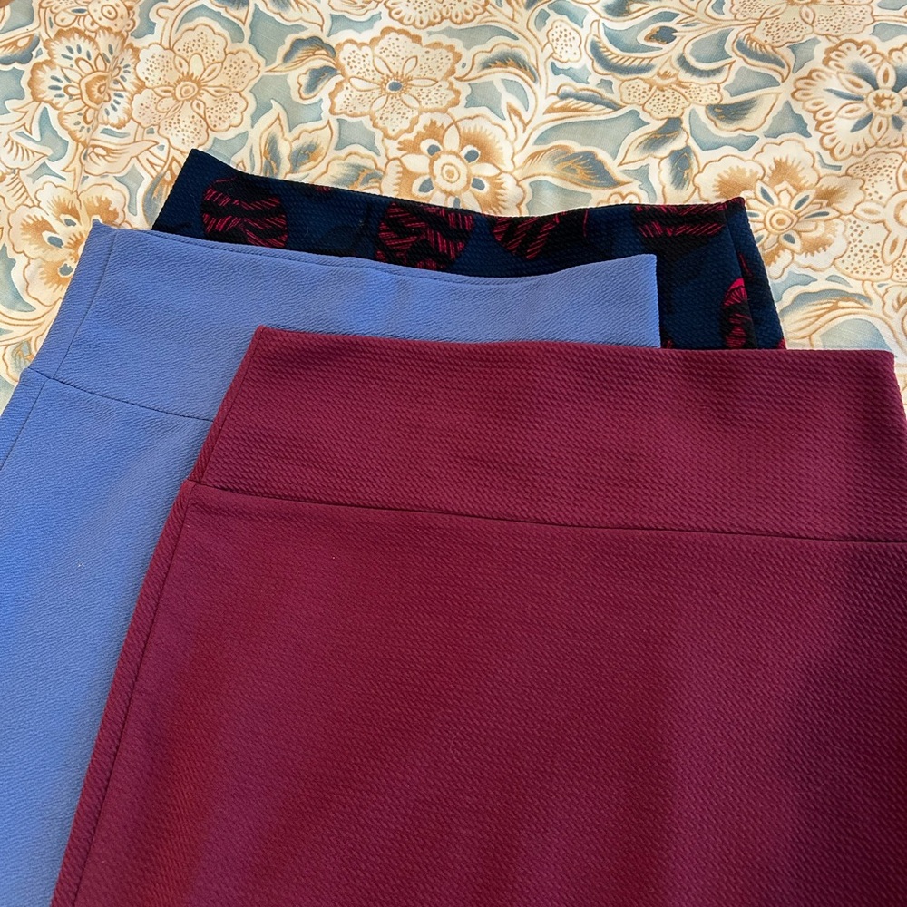 Lot of 3! size Small LuLaRoe Cassie Pencil Knee-length skirt